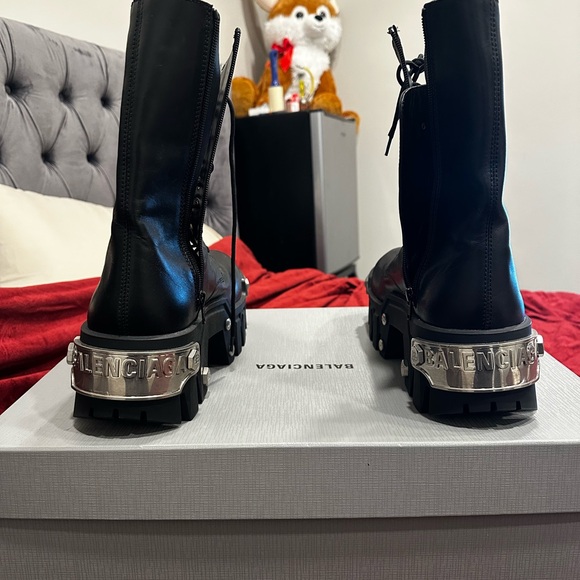 Balenciaga Black Bulldozer Lace Booti - Picture 5 of 6